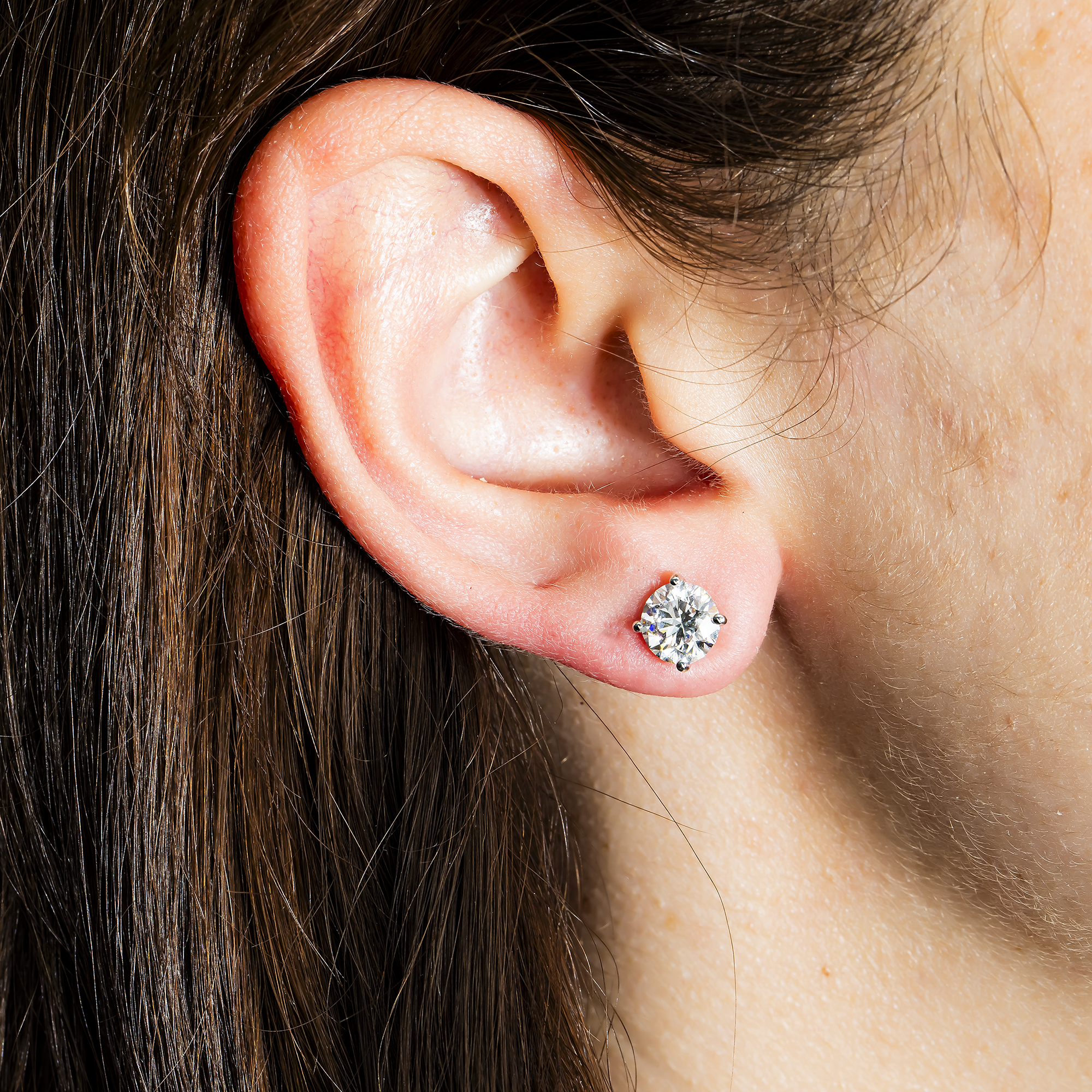 Igi 14K White Gold 1.3Ct Each Solitaire Round Diamond Stud Earrings 2.64Ctw