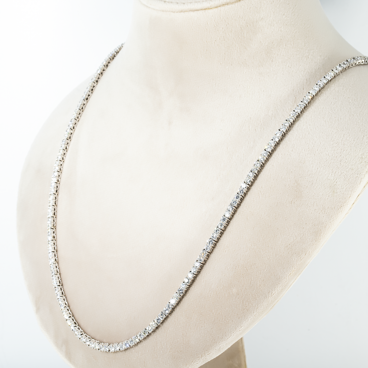 14K White Gold Round Diamond Tennis Chain 23.53ct