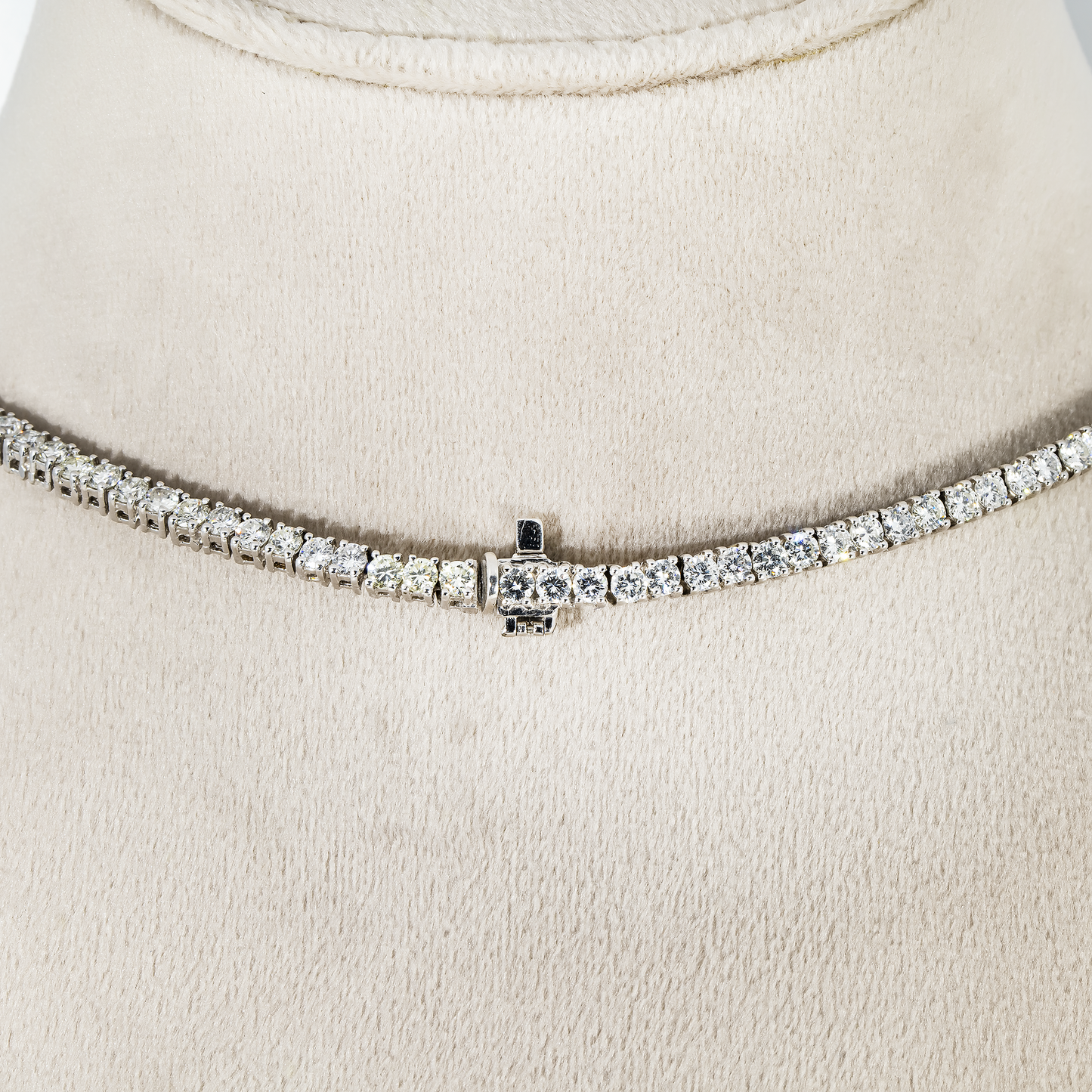 14K White Gold Round Diamond Tennis Chain 23.53ct