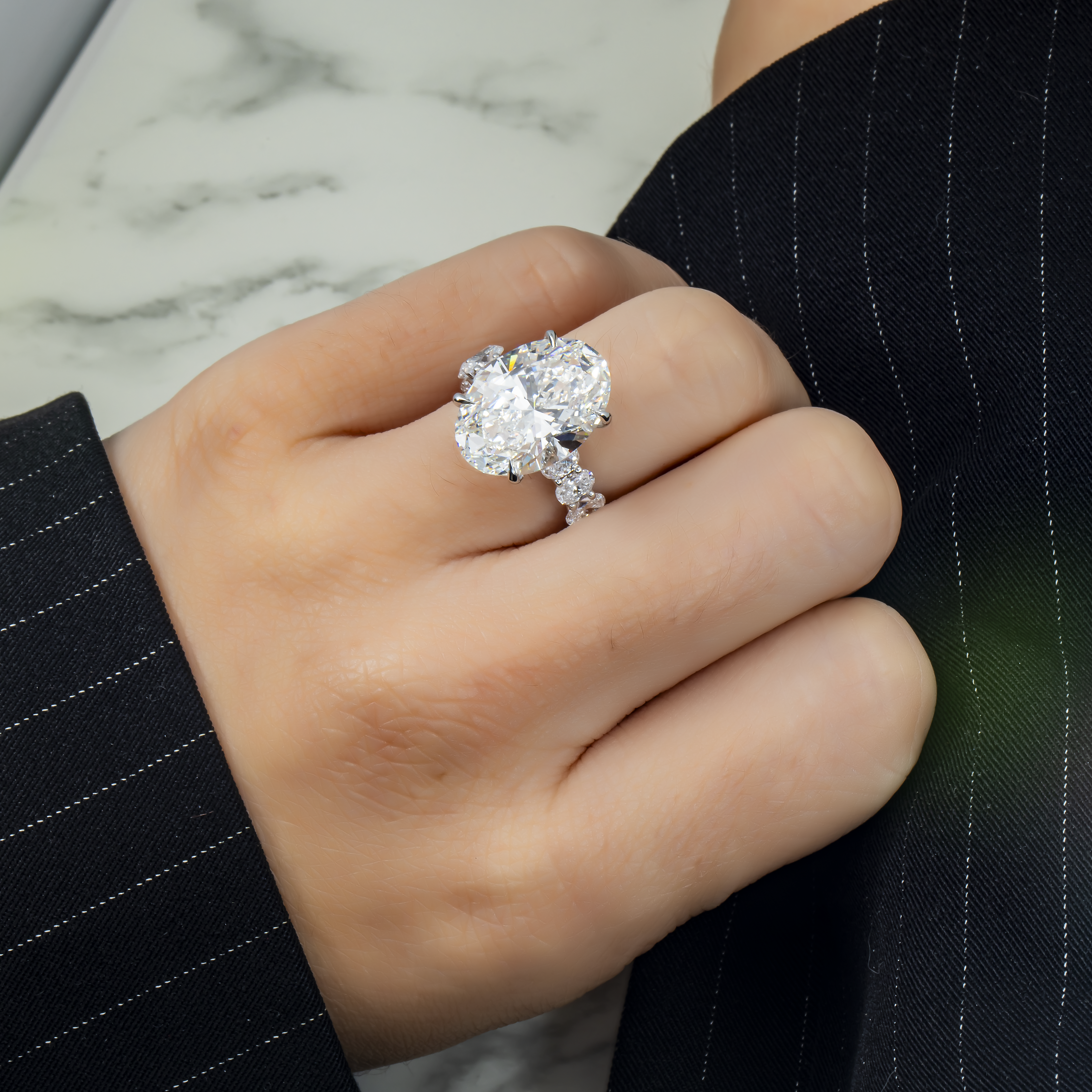 18K White Gold 10Ct Oval Cut Diamond Engagement Ring 12.70Ctw Bridal