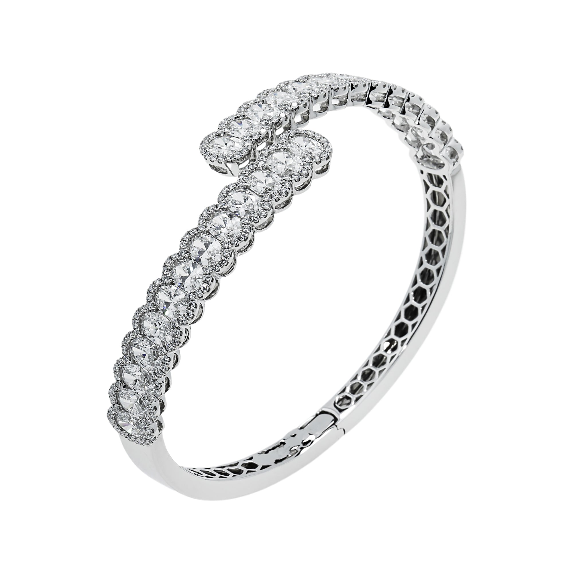 18K White Gold Oval & Round Diamond Bangle Bracelet Bracelets
