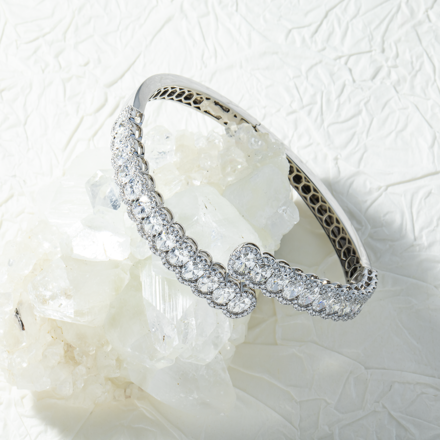 18K White Gold Oval & Round Diamond Bangle Bracelet