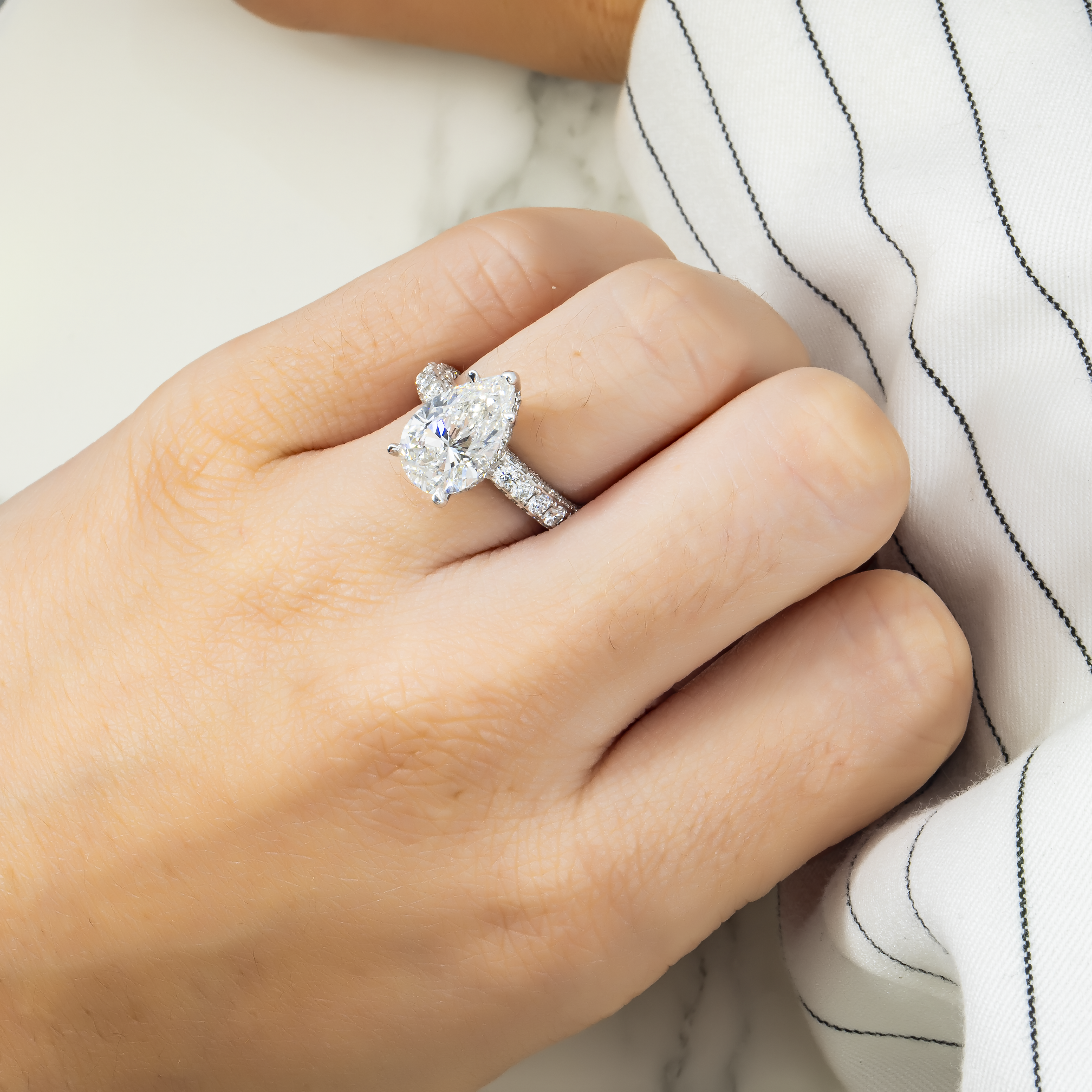 Gia 18K White Gold 4.09Ct Pear Cut Diamond Engagement Ring 6.02Ctw Bridal