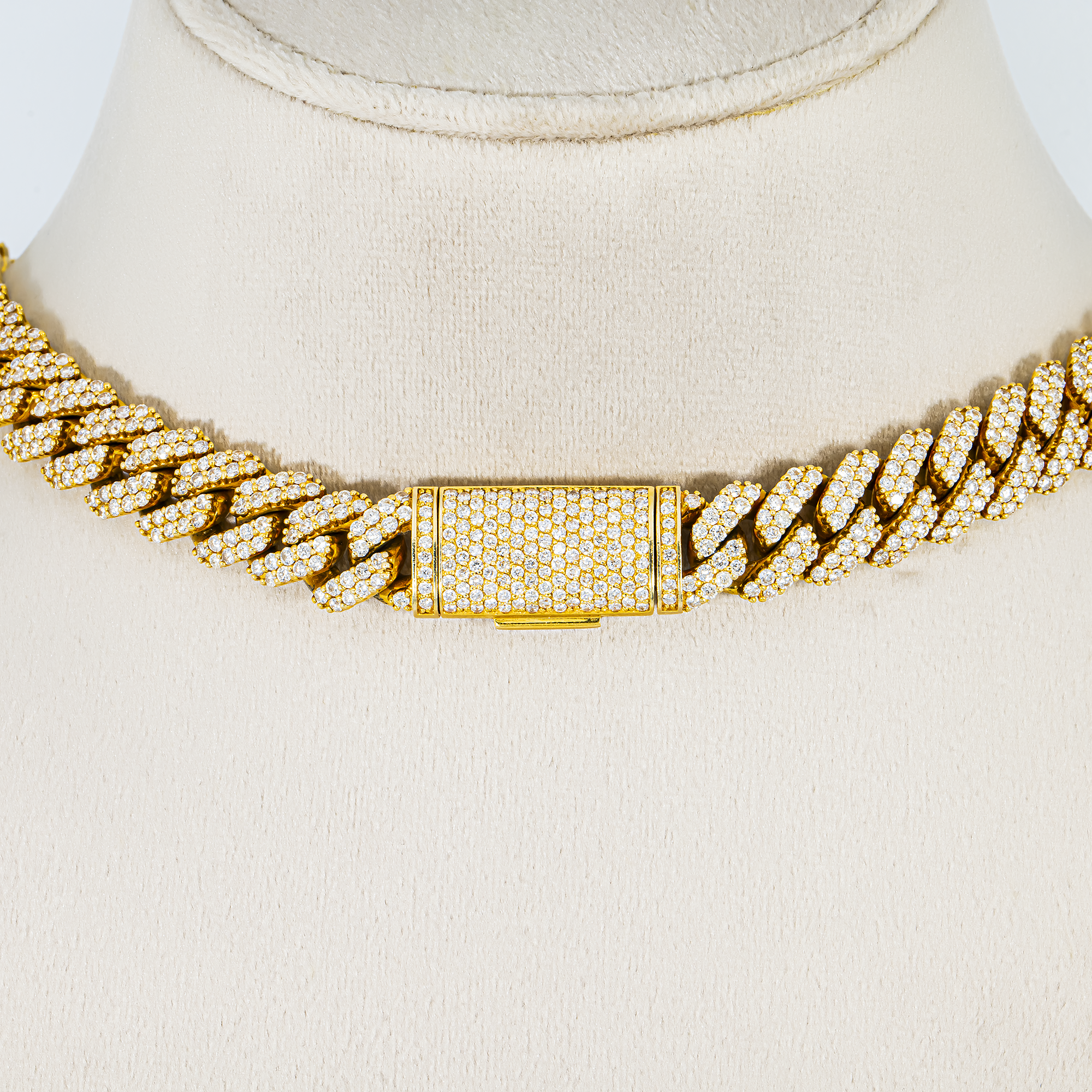 14K Yellow Gold Round Diamond Cuban Link Chain 34.0ct