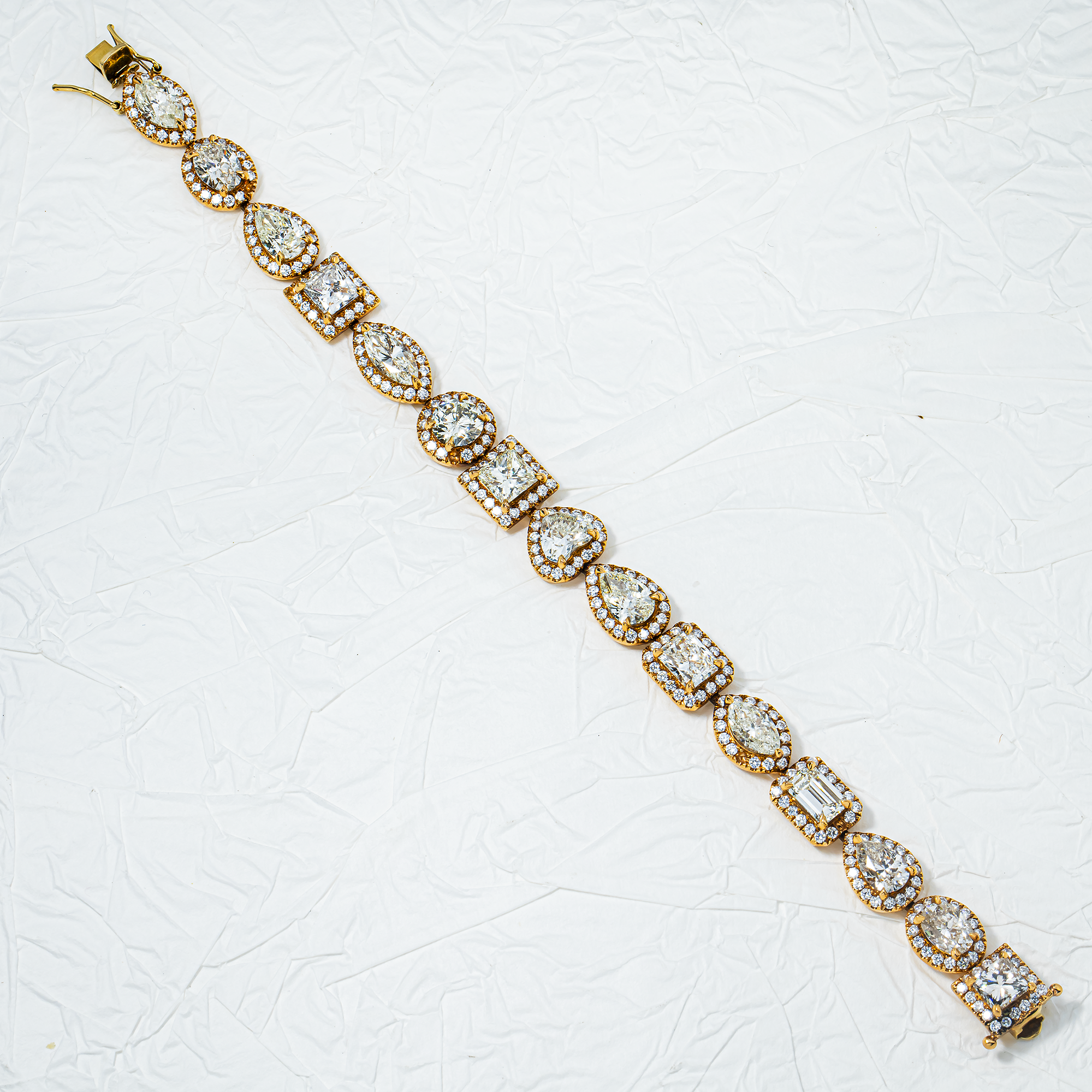 18K Yellow Gold Multi Cut Diamond Satellite Bracelet 28.0ct