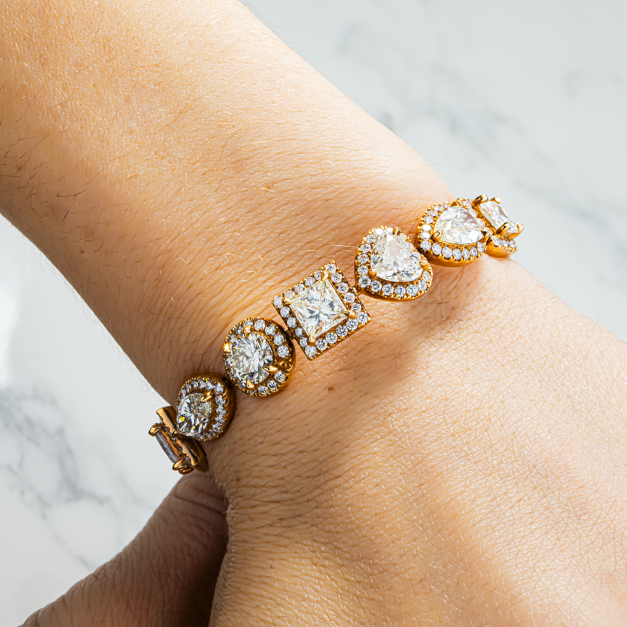 18K Yellow Gold Multi Cut Diamond Satellite Bracelet 28.0ct