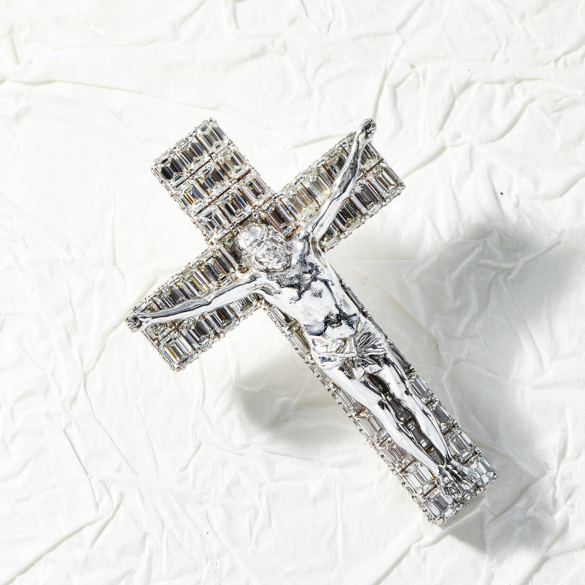 14K White Gold Emerald & Round Diamond Jesus Cross Pendant 9.82Ct