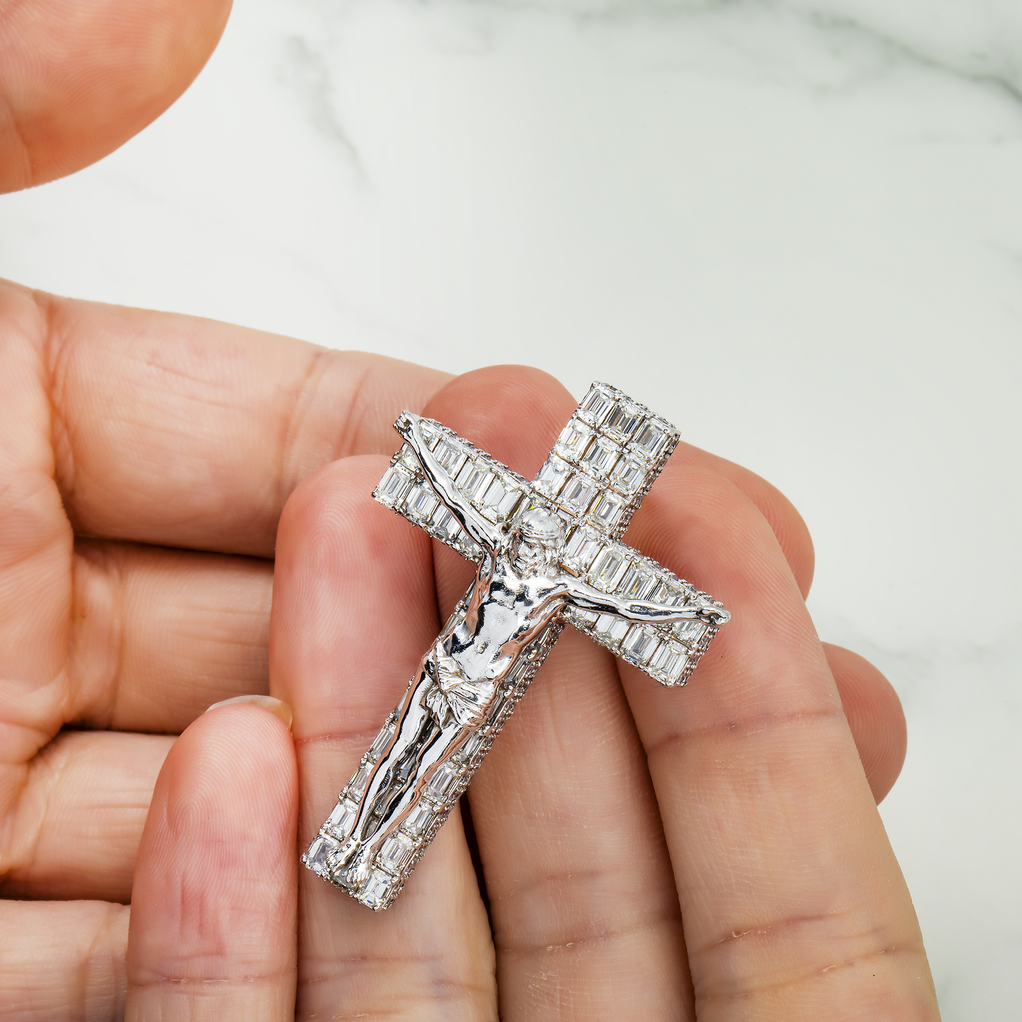 14K White Gold Emerald & Round Diamond Jesus Cross Pendant 9.82Ct