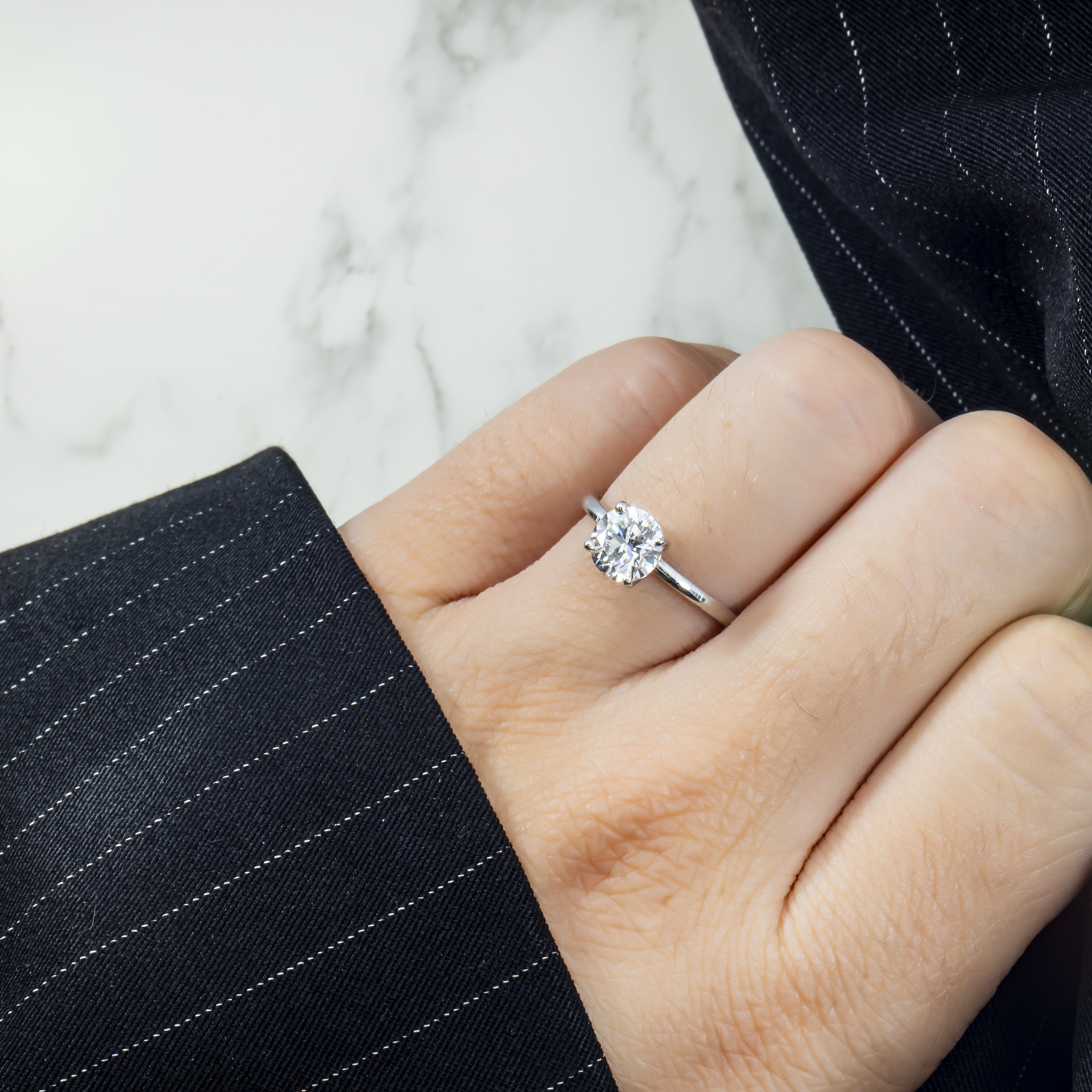 Elegant Platinum Round Cut Solitaire Diamond Engagement