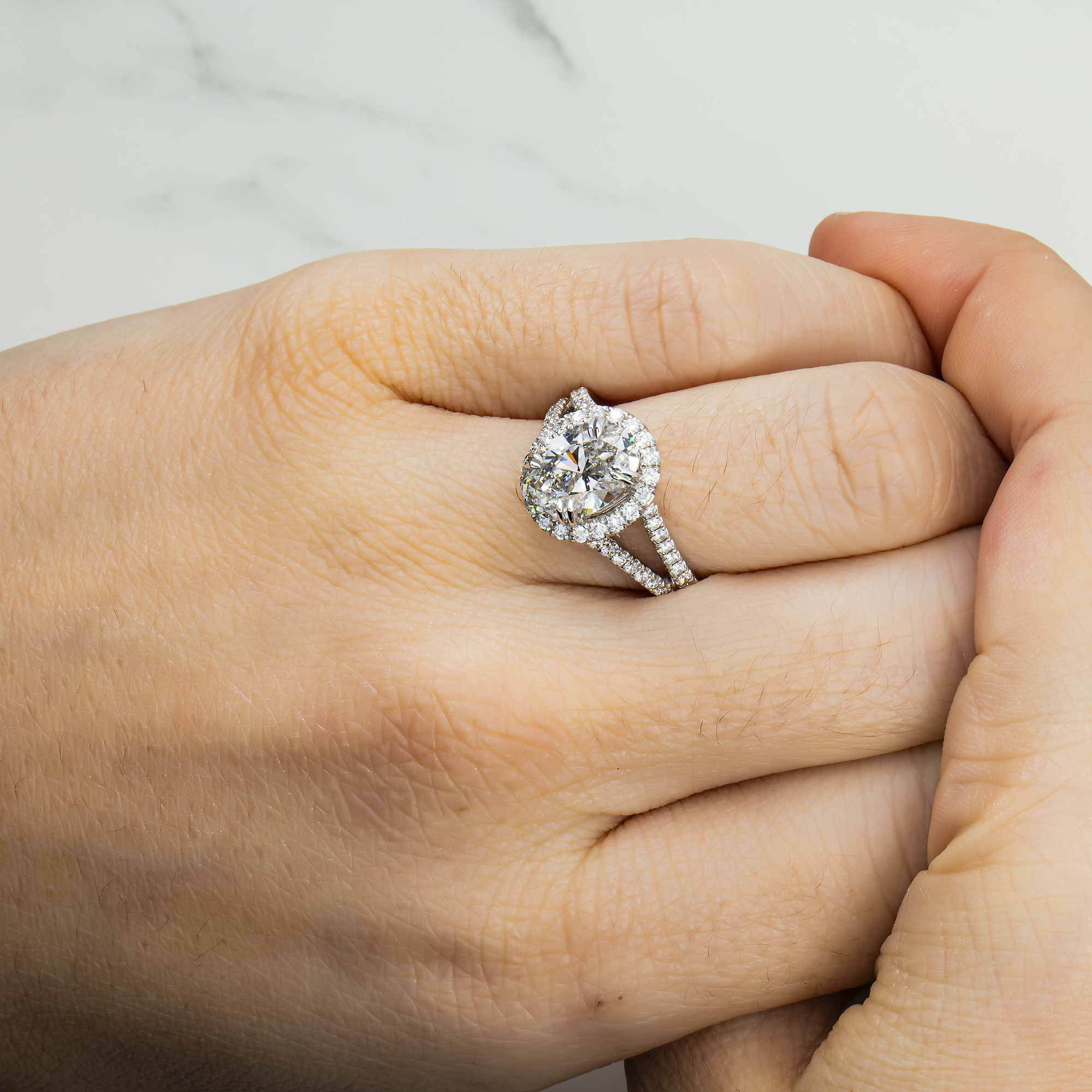 18K White Gold 2.36Ct Oval Cut Diamond Engagement Ring 3.24Ctw Bridal