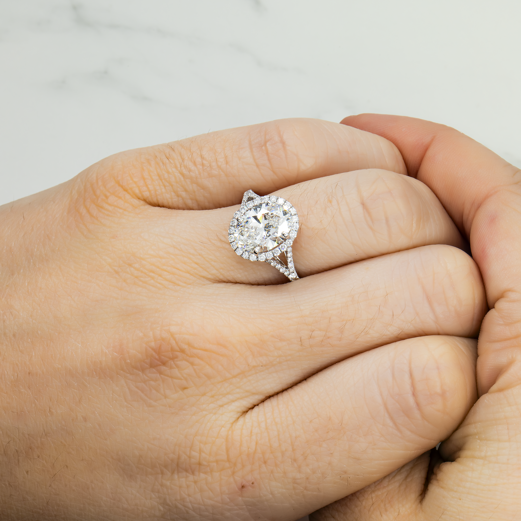 18K White Gold 2.74Ct Oval Cut Diamond Engagement Ring 3.29Ctw Bridal