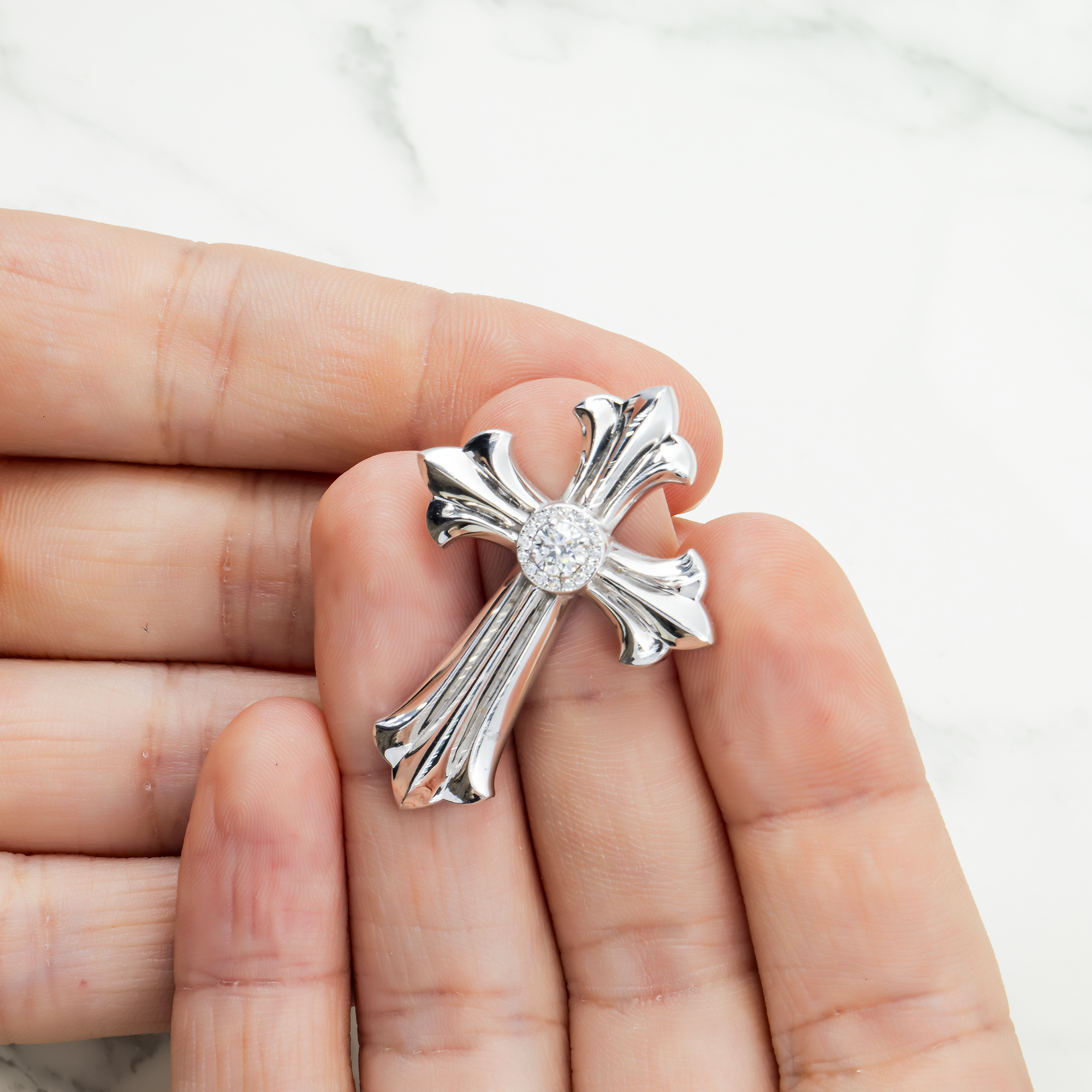 18K White Gold Round Diamond Cross Pendant 0.36Ct Jewelry