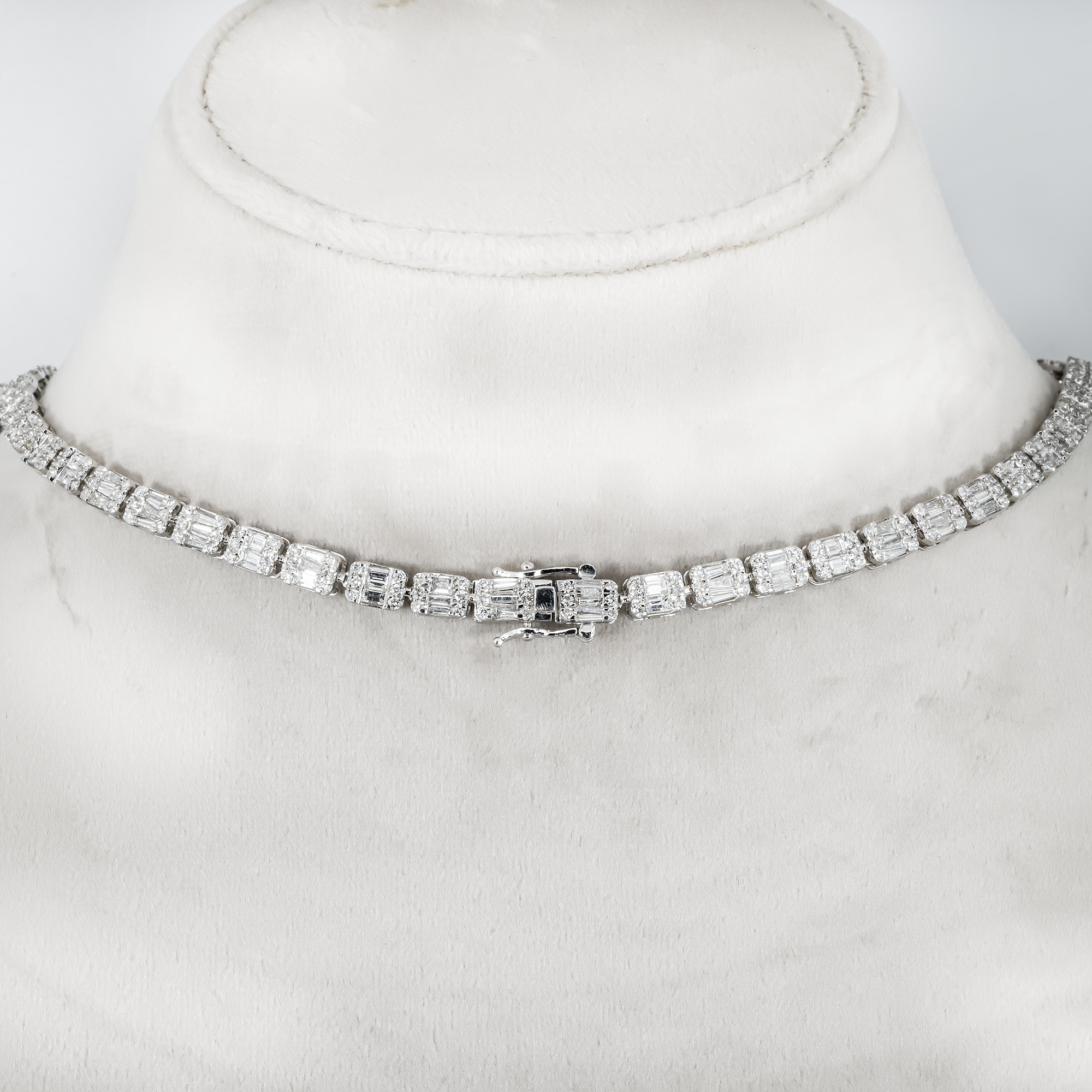14K White Gold Diamond Chandelier Necklace 45.90Ct Necklace