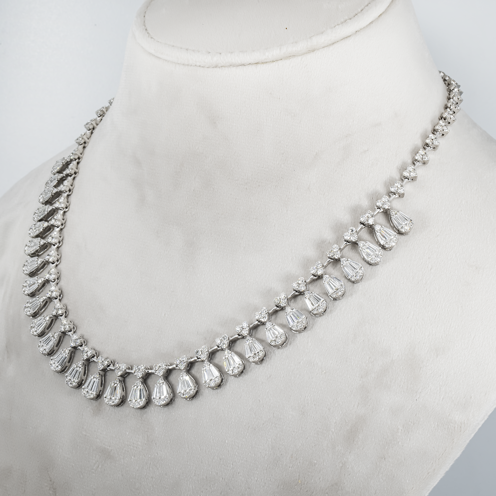 14K White Gold Pear Drop Diamond Necklace 15.25Ct Necklace