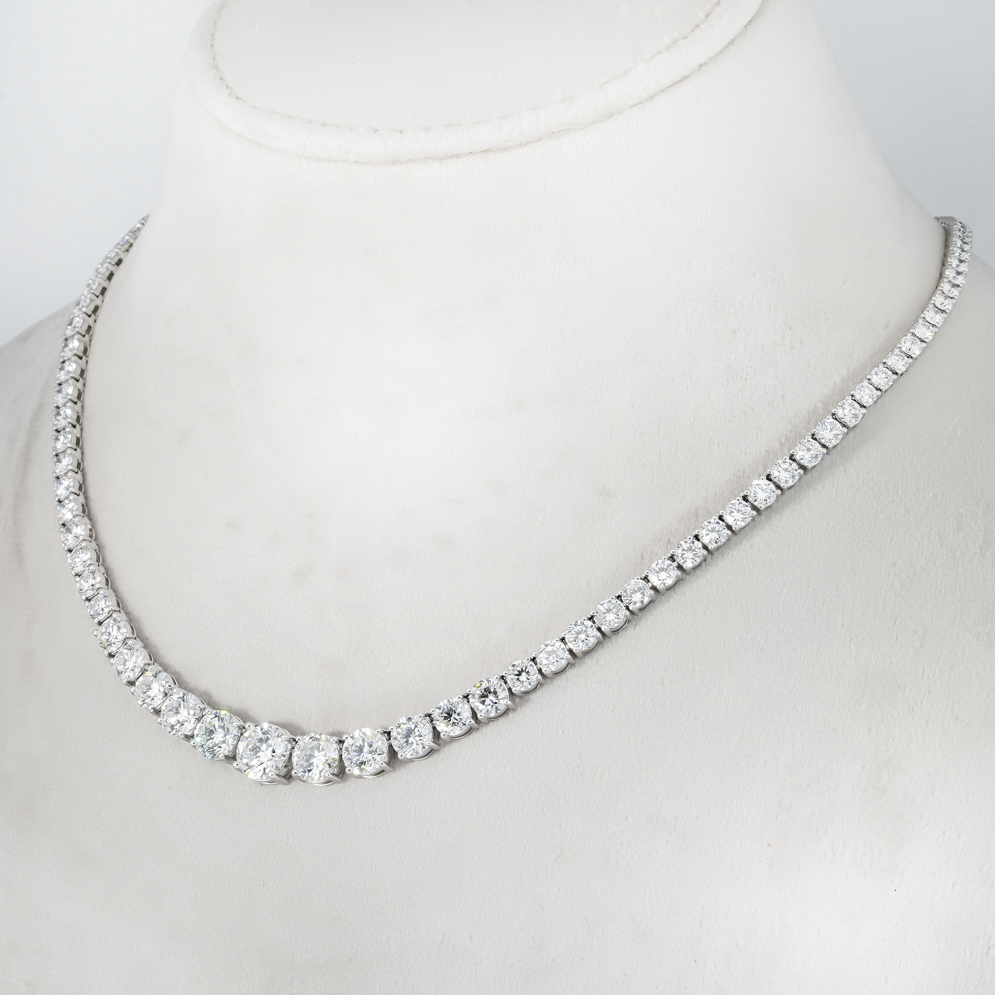 18K White Gold Graduated Round Diamond Tennis Chain 21.79Ct Necklace