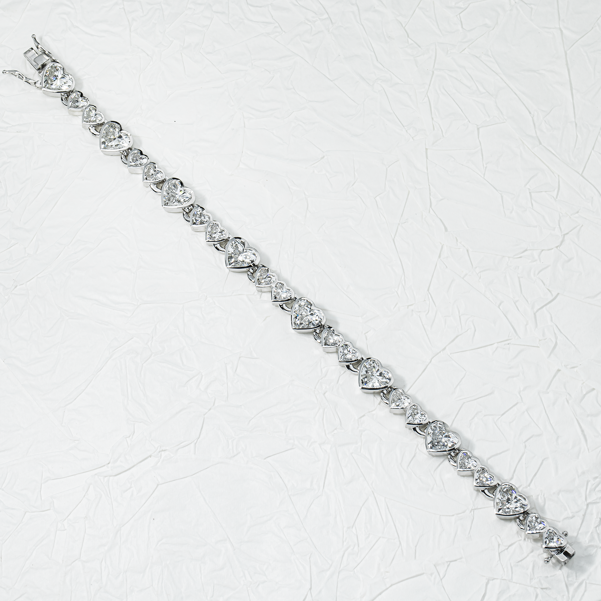 14K White Gold Heart Bezel Diamond Bracelet 19.10ct