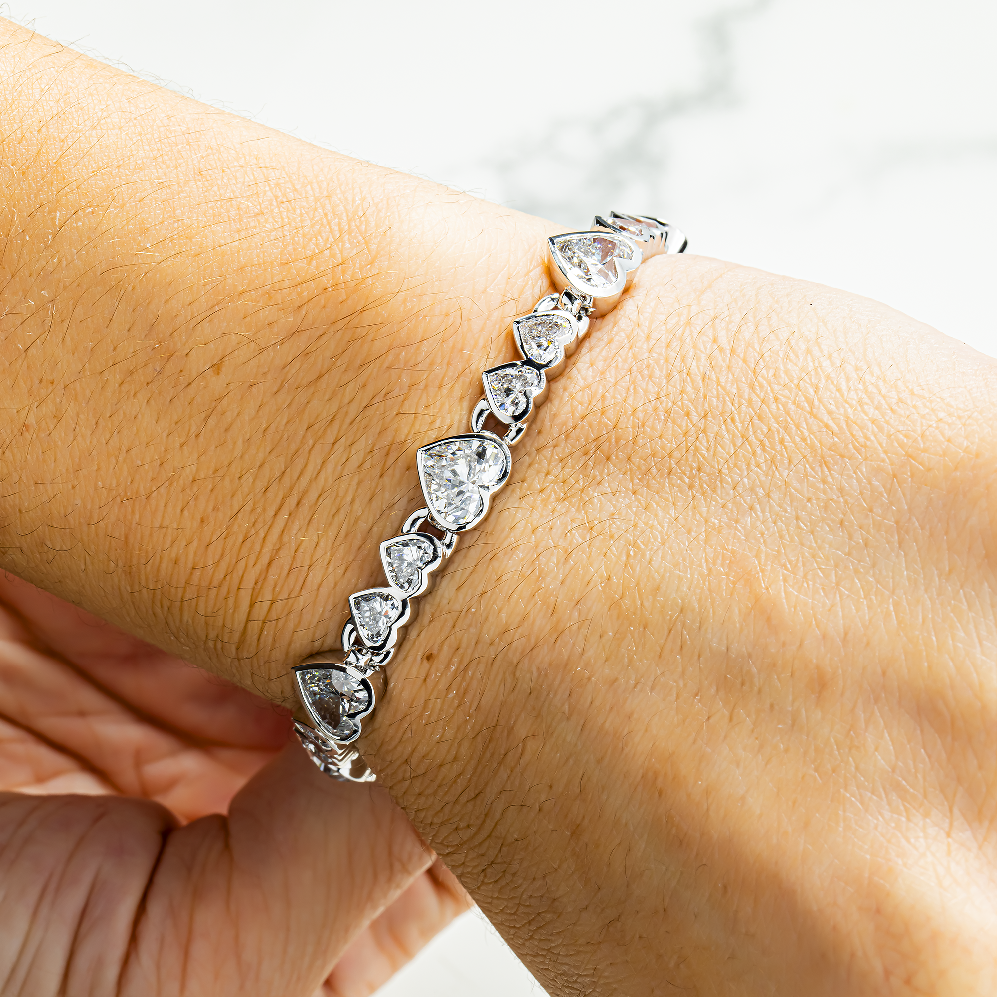 14K White Gold Heart Bezel Diamond Bracelet 19.10ct