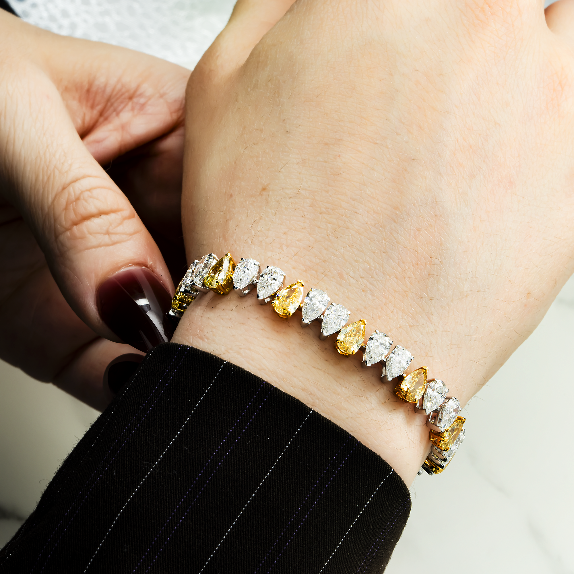 14K Two Tone Pear Cut Fancy Yellow & White Diamond Bracelet 19.75ct