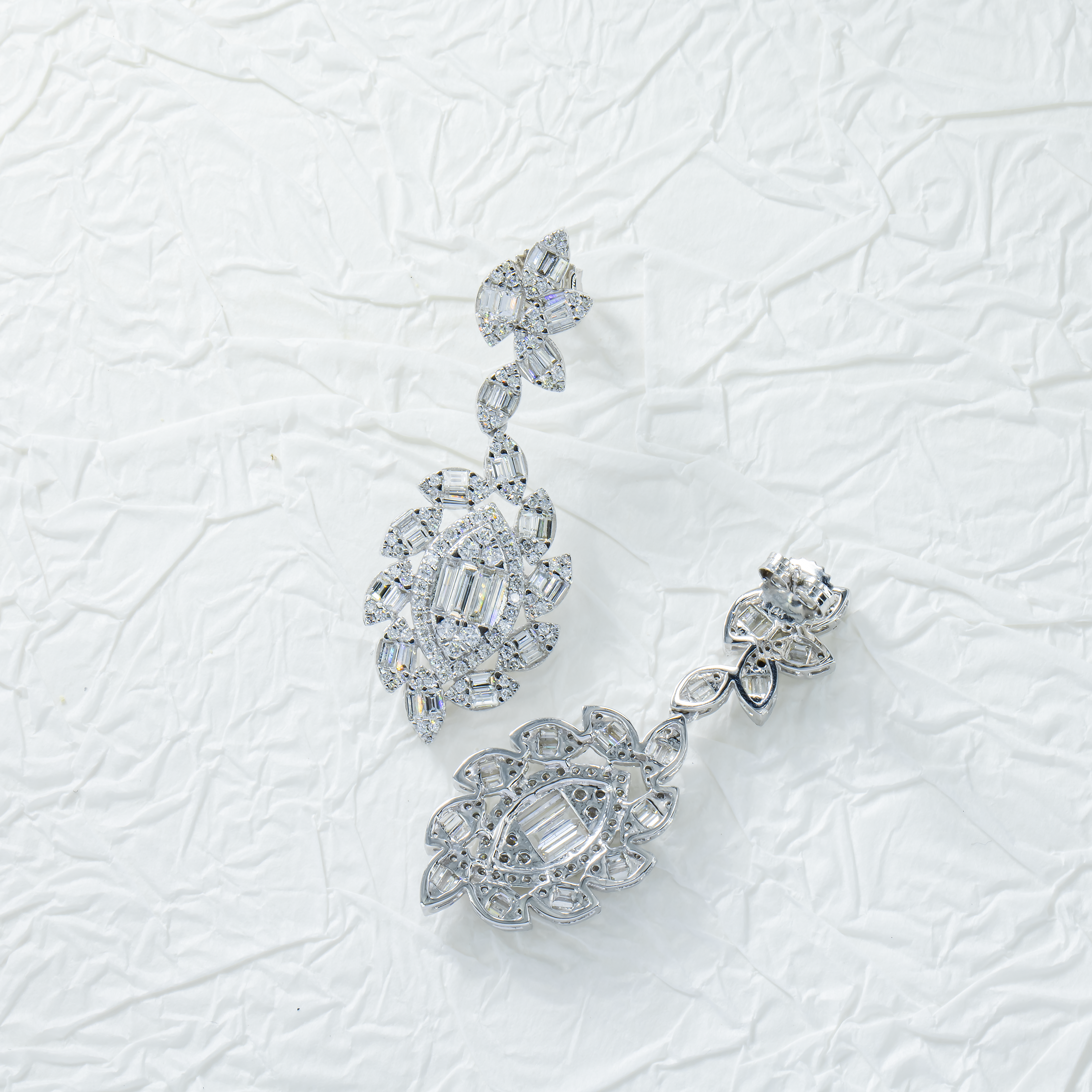 14K White Gold Detailed Diamond Drop Earrings 5.18Ctw