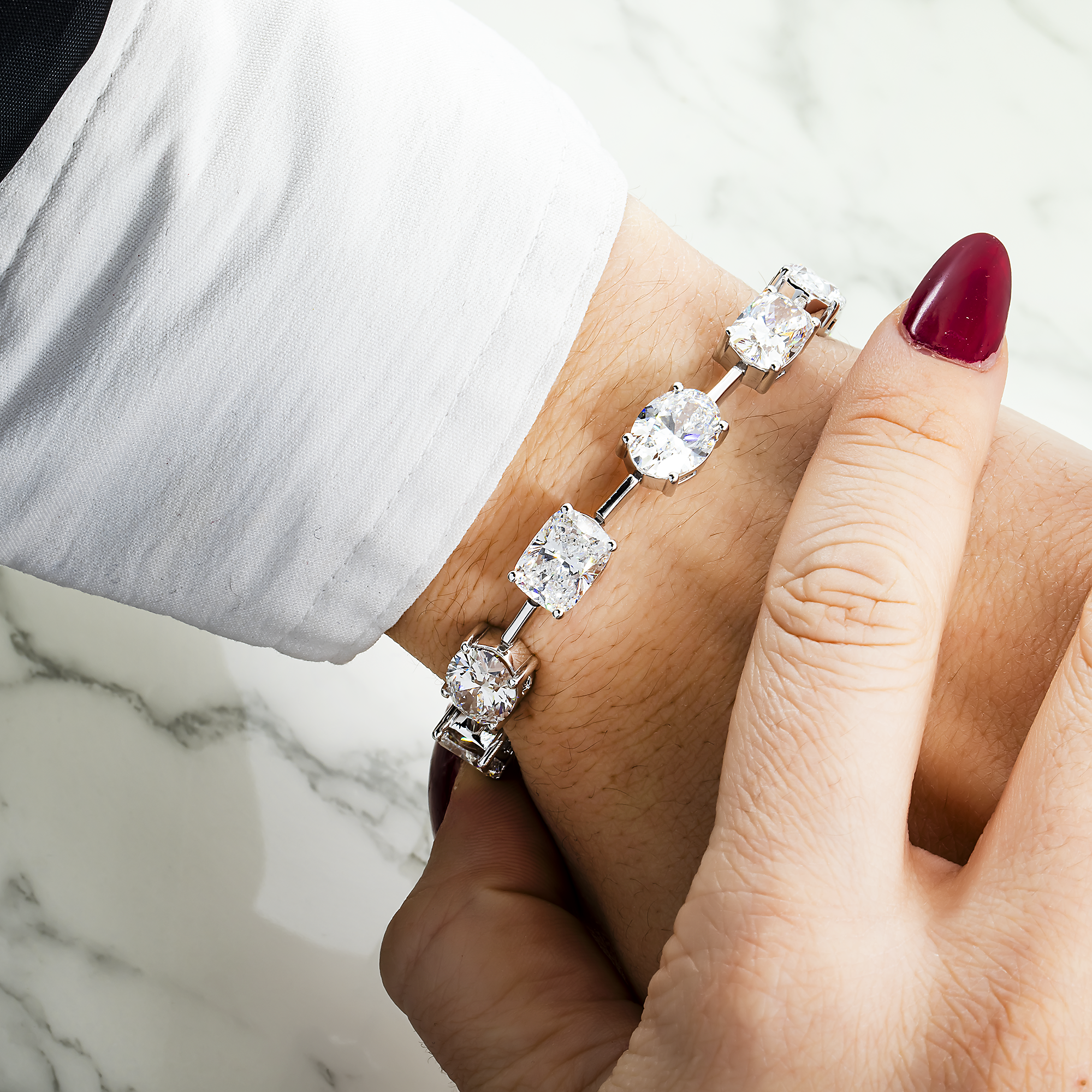 Igi 14K White Gold Oval & Cushion Cut Diamond Satellite Bracelet 34.20Ct Bracelets