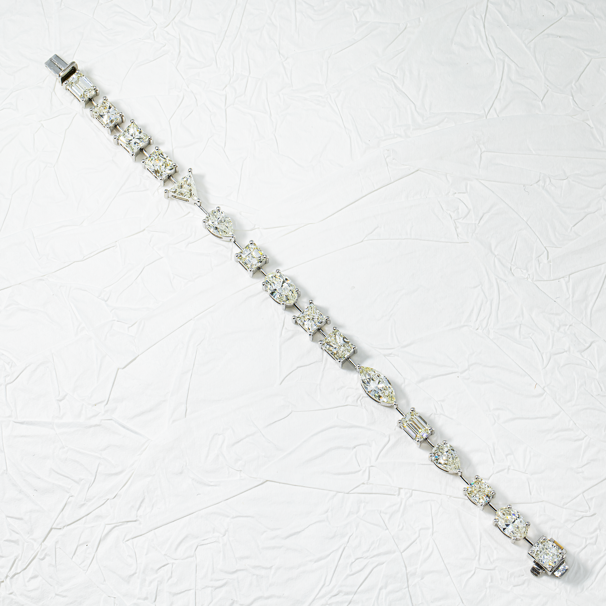 18K White Gold Multi Cut Diamond Satellite Bracelet 16.0ct