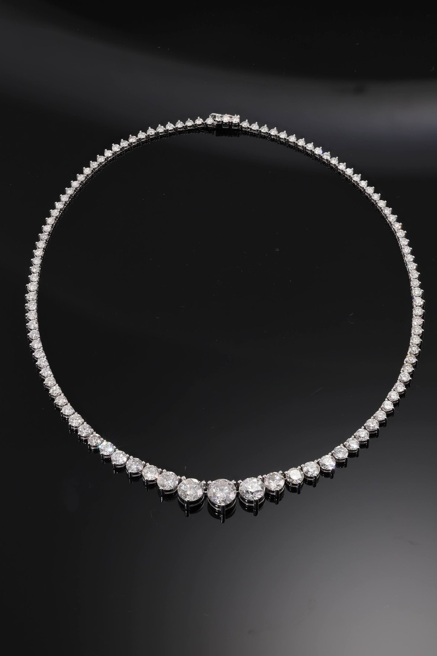 18K White Gold Graduated Diamond Tennis Chain 26.17ct