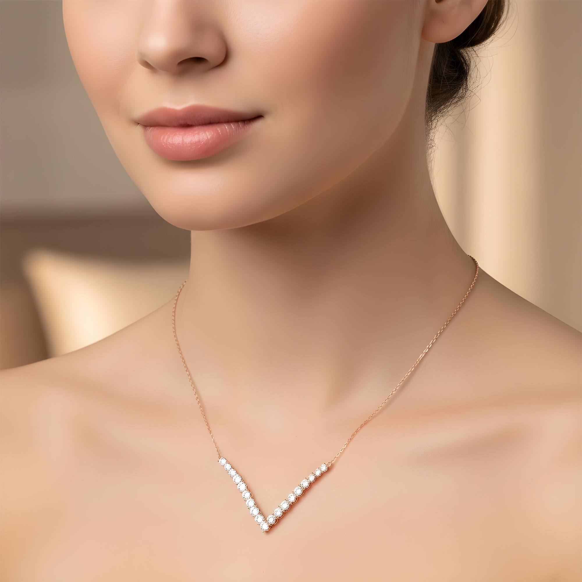 14K Yellow Gold Round Diamond V-Shape Drop Necklace 1.0ct