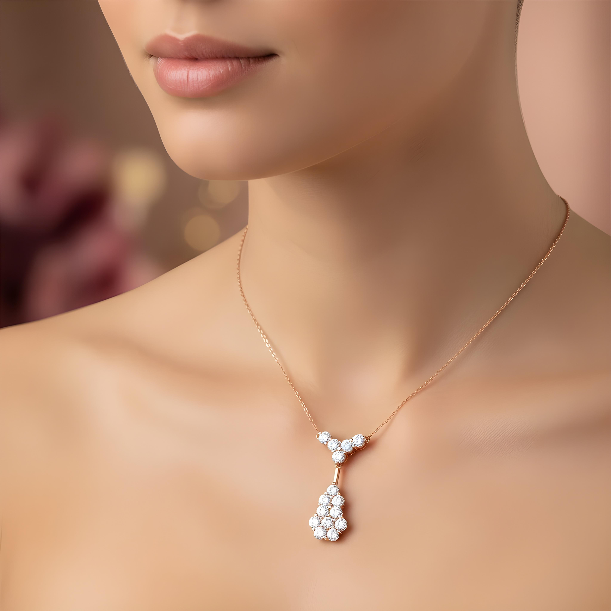 18K White Gold Round Diamonds Diamond Cluster Drop Necklace 2.90ct