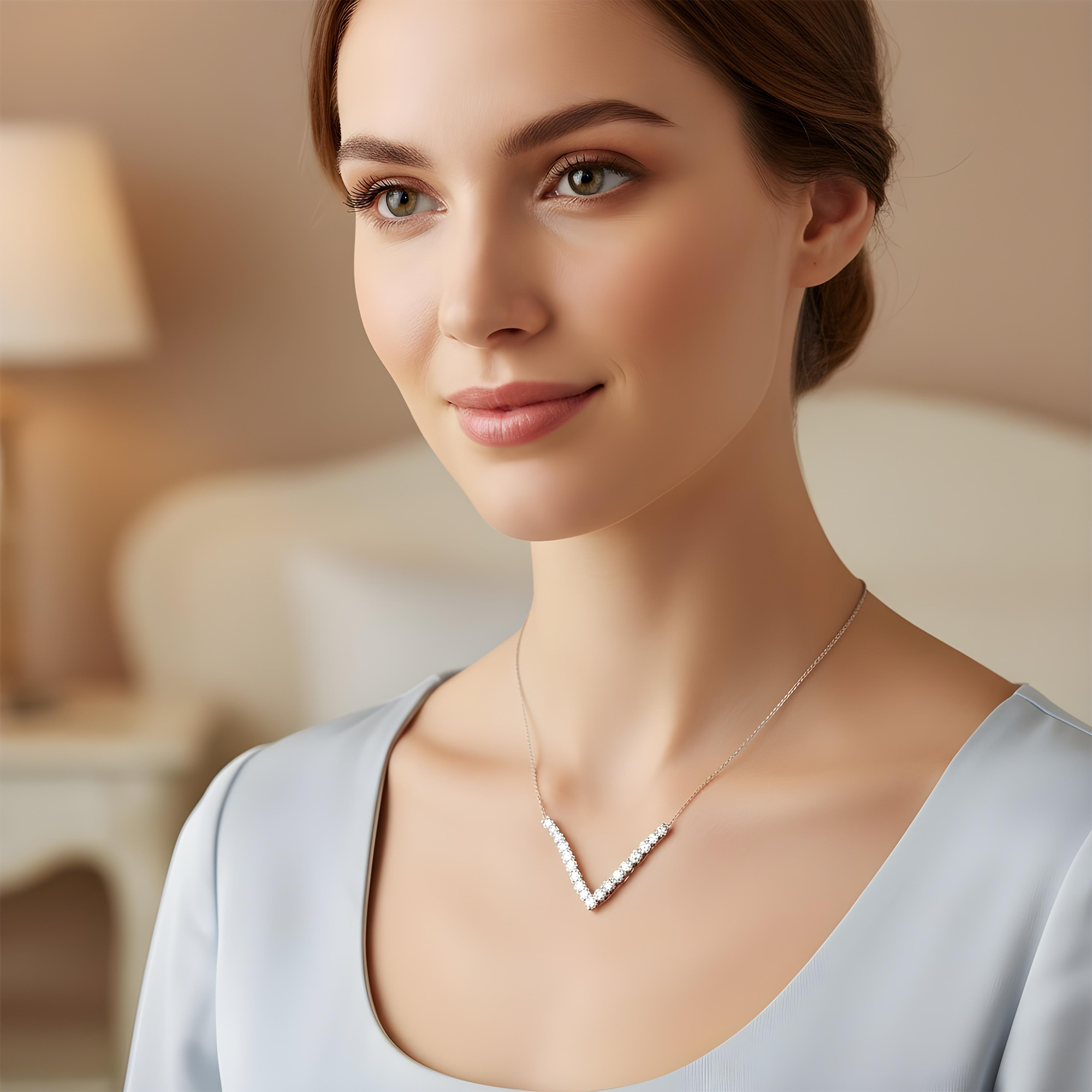 14K Yellow Gold Round Diamond V-Shape Drop Necklace 1.0ct