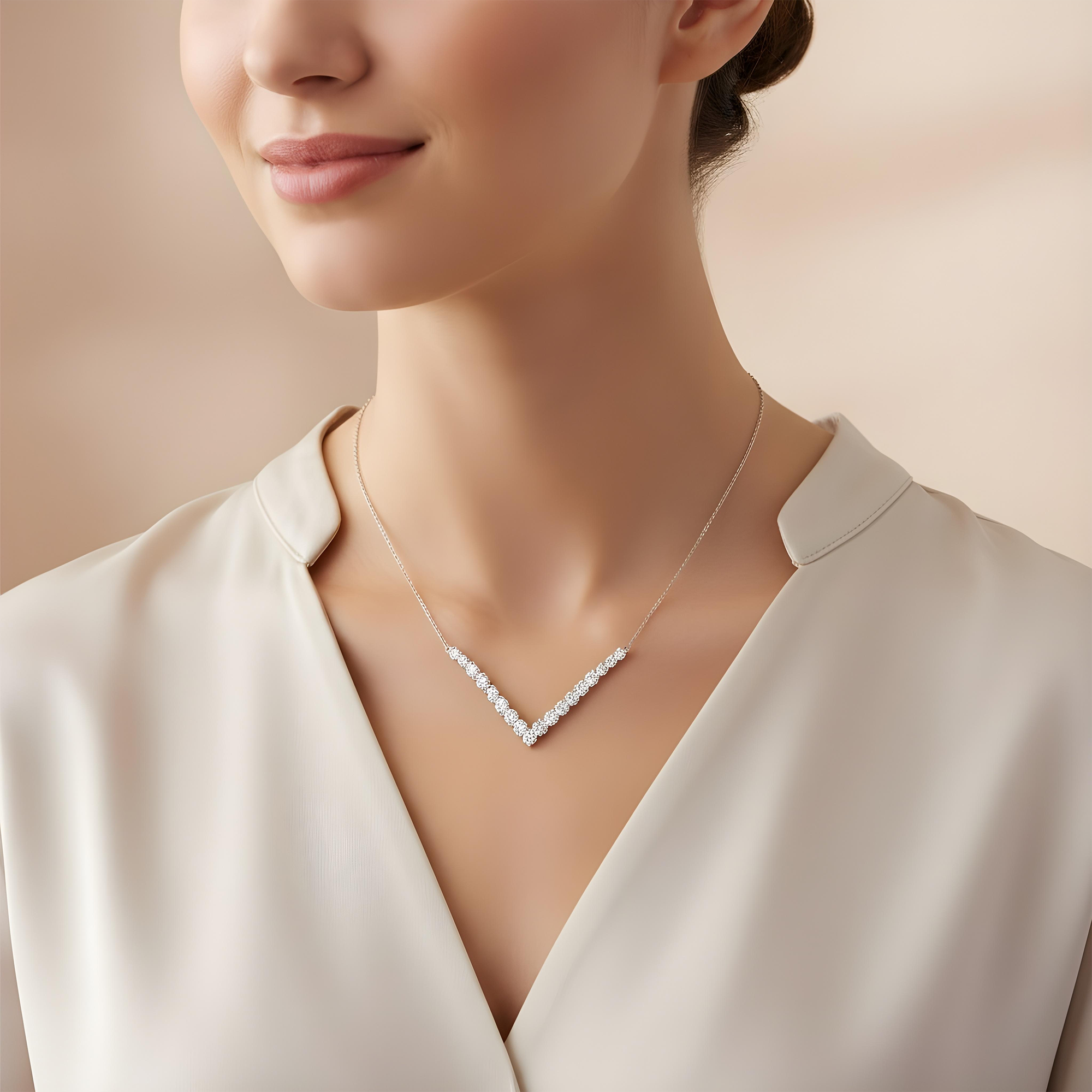 14K Yellow Gold Round Diamond V-Shape Drop Necklace 1.0ct