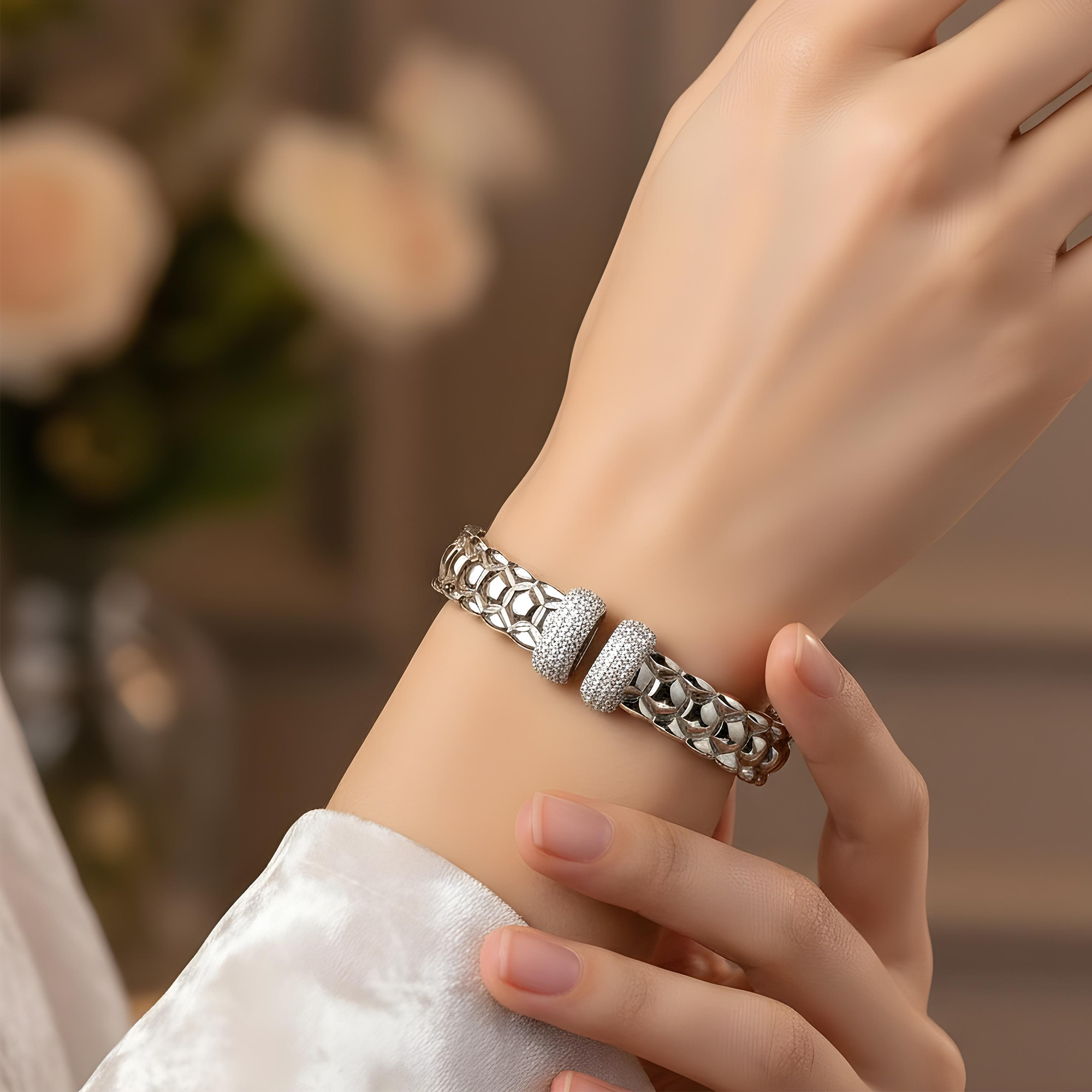 14K Two Tone Round Diamond Bangle Bracelet 1.04ct