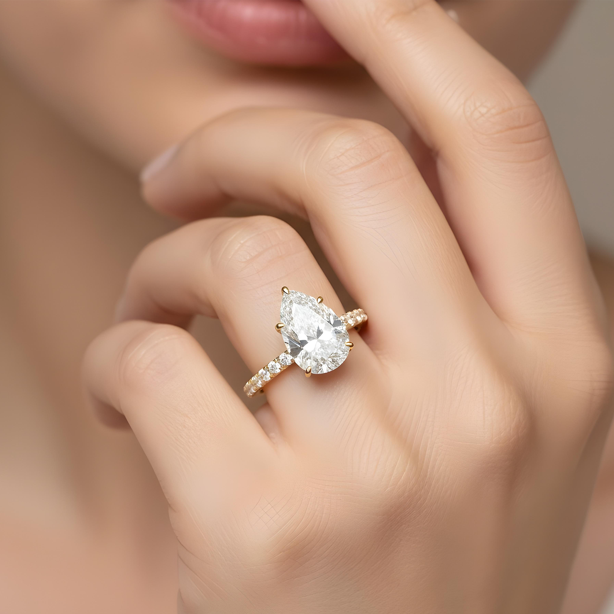 GIA 18K White Gold 4.12ct Pear Cut Diamond Engagement Ring 4.67ct