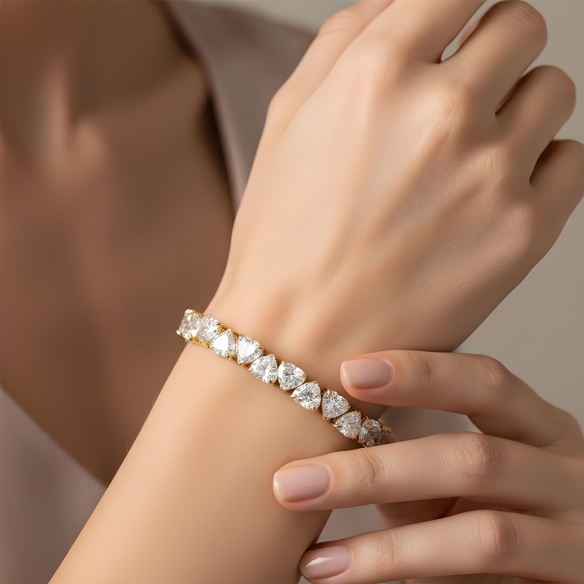14K White Gold Heart Diamond Bracelet 28.72ct